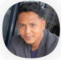 Portrait de Johary Rasolonjatovo, co-fondateur de Messangel